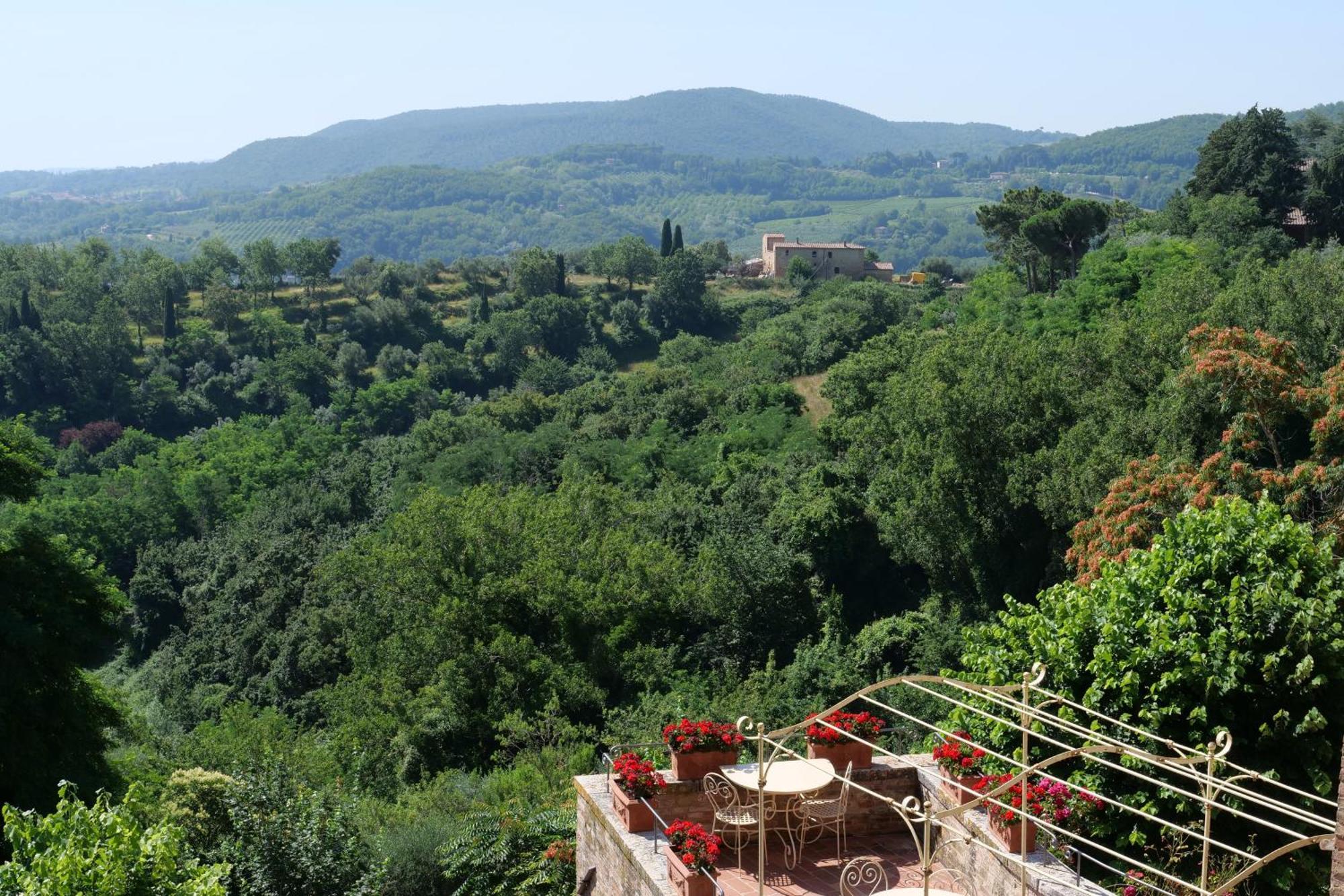 Delcorto Suites Montepulciano Stazione Eksteriør billede
