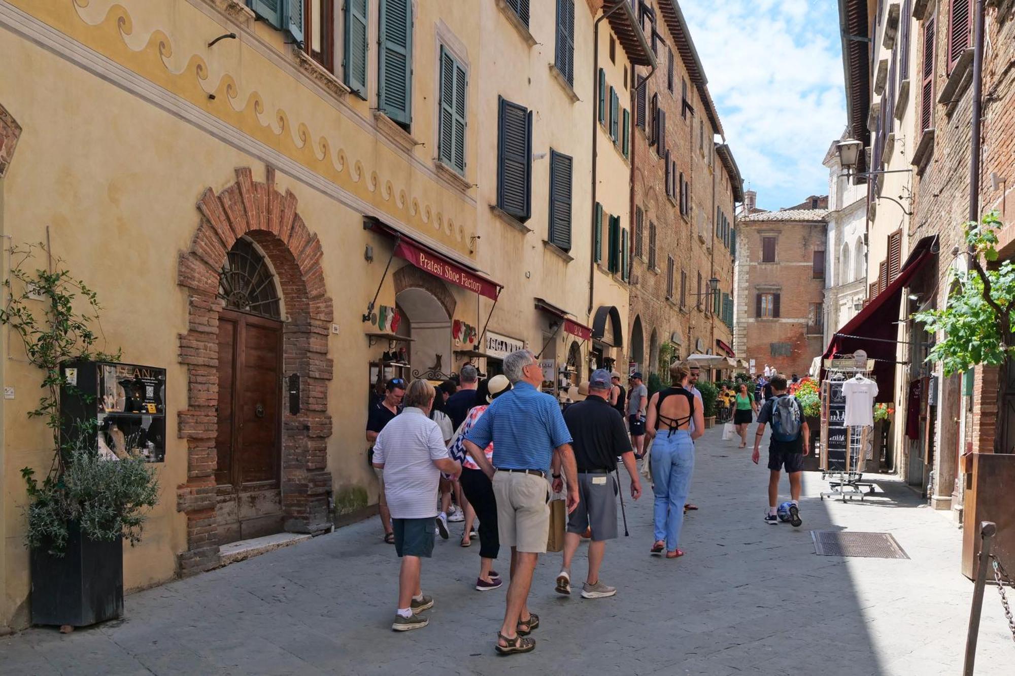 Delcorto Suites Montepulciano Stazione Eksteriør billede